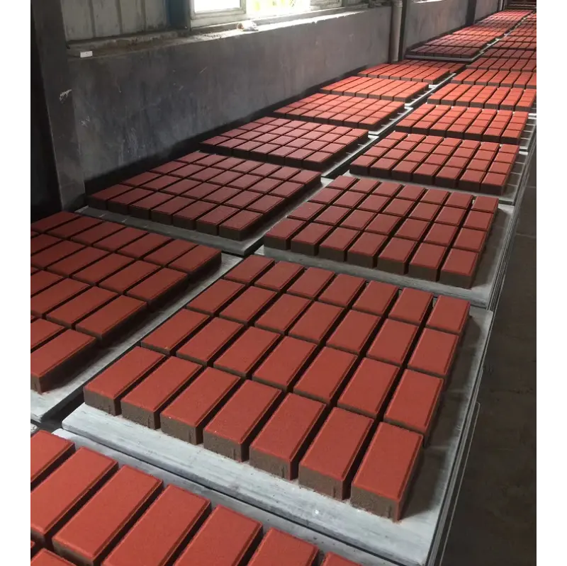 Como o projeto da mistura de concreto afeta diretamente a seleção do material do molde