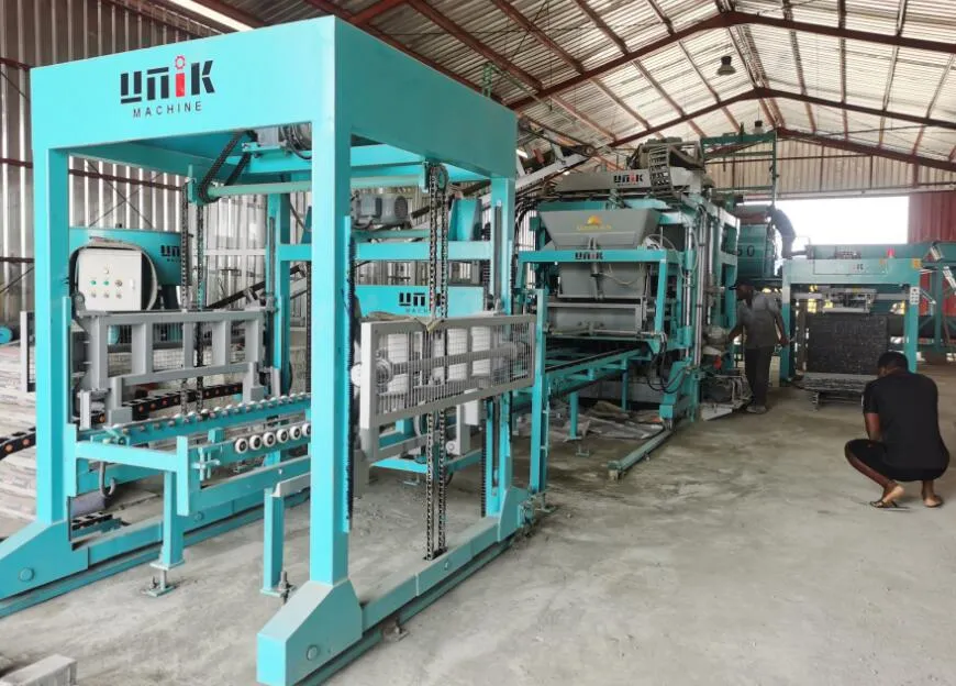 Linha de produção de blocos de concreto totalmente automática da UNIK: solução inteligente e completa, desde a dosagem até a paletização