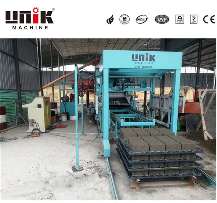Máquina de fabricação de blocos de pavimentação